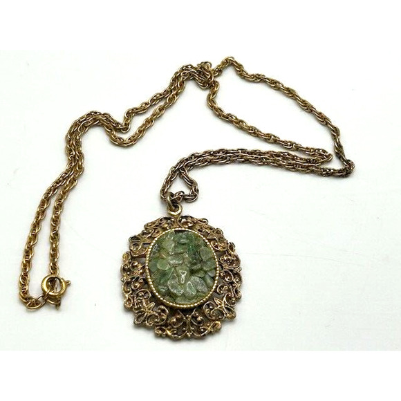 Vintage Estate Faux Green Jade Stone Pendant Filigree Gold Tone 24" Necklace - Picture 2 of 8